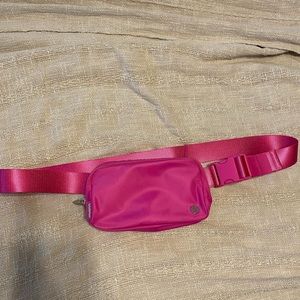 Lululemon belt bag sonic pink